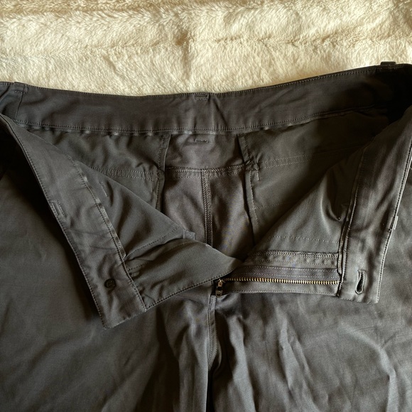 ⭐️SOLD⭐️Lululemon Commission 9” Classic Short (Warpstreme) - Picture 8 of 8